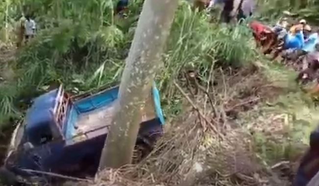Kecelakaan Pikap Angkut 8 Orang Masuk Jurang di Gowa, 1 Tewas 7 Luka