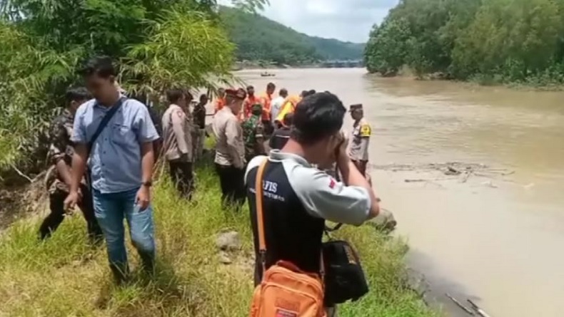 Banyumas Geger, Mayat Perempuan Muda Tersangkut Jaring Nelayan di Sungai Serayu