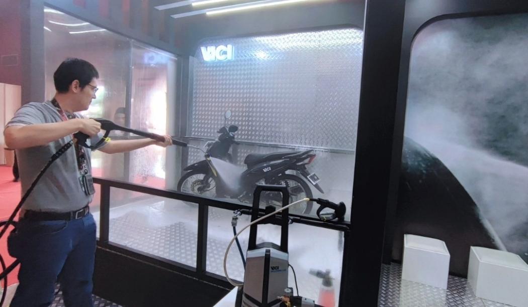 Cuci Mobil Pakai Air Panas Amankah? Ini Harus Diperhatikan