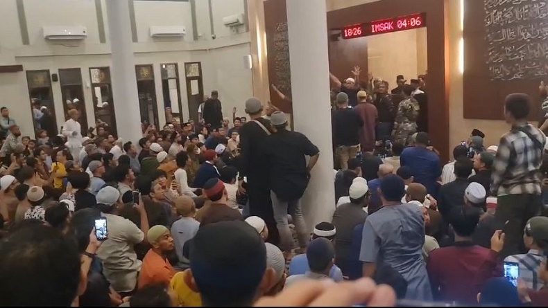 Ricuh, Banser Bubarkan Pengajian Ustaz Syafiq Riza Basalamah di Surabaya