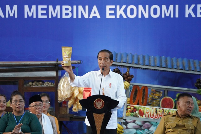 Merek Produk Pakai Nama Anak, Nasabah Mekaar Ini Dipuji Jokowi