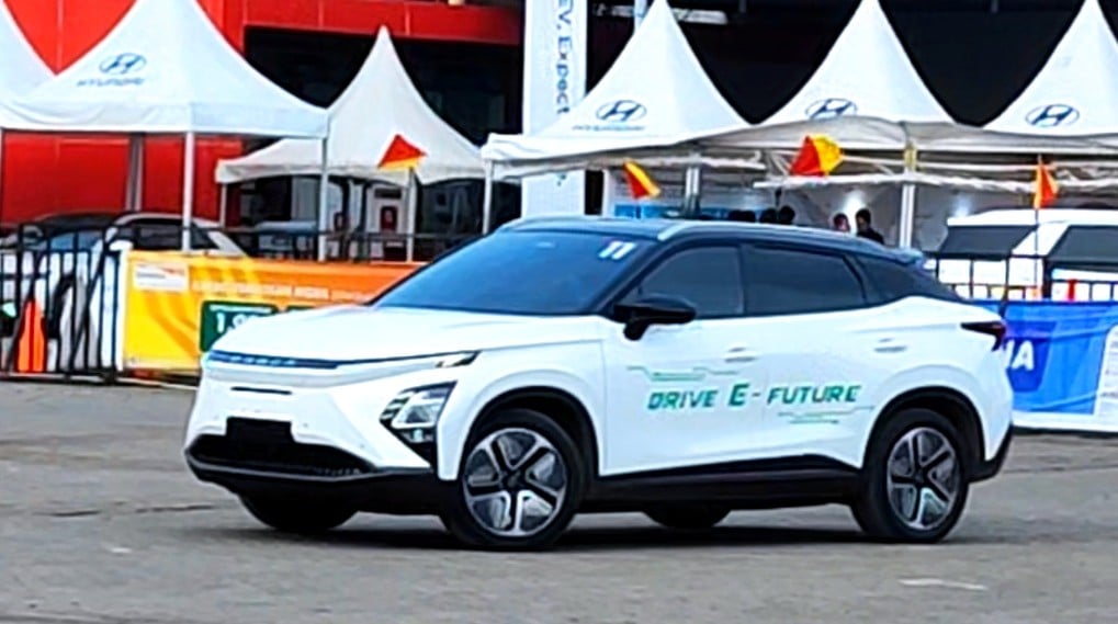 Belum Genap Sebulan, Mobil Listrik Omoda E5 Cetak Pemesanan 1.800 Unit