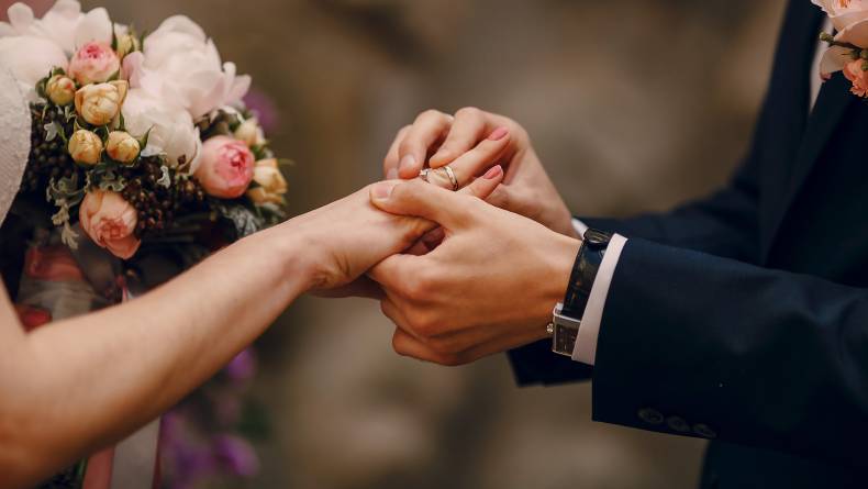 5 Arti Mimpi Dijodohkan Orang Tua, Nomor 4 Pertanda Cinta Sejati Akan Datang