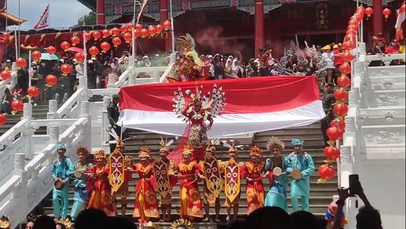 Festival Mini Cap Go Meh di Singkawang Berlangsung Meriah, Dihadiri Menparekraf Sandiaga