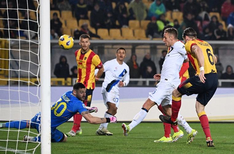 Hasil Lengkap Liga Italia Semalam: Inter Pesta Gol, AC Milan Tertahan di San Siro