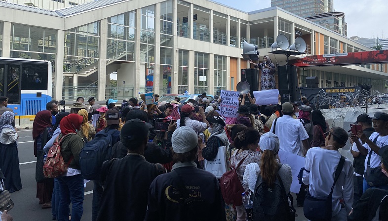 Demo di Bawaslu, Emak-emak Tuntut Politisasi Bansos untuk Pilih Paslon Tertentu Diusut