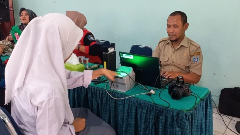 Pilkada 2024, Disdukcapil Bangka Barat Mulai Rekam e-KTP Pemilih Pemula 