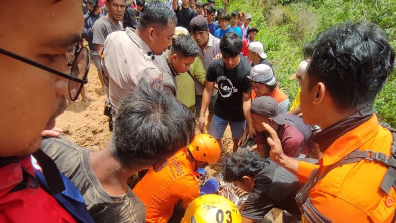 Identitas 5 Korban Tewas Longsor di Luwu Sulsel dan 10 Orang Selamat