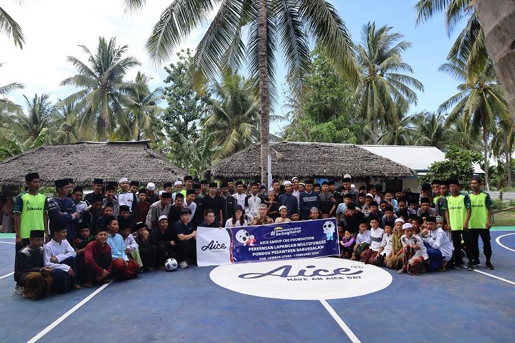 Dukung Kegiatan Olahraga, Program 15 Hari Aice Berbagi Sehat Bangun Lapangan Serbaguna