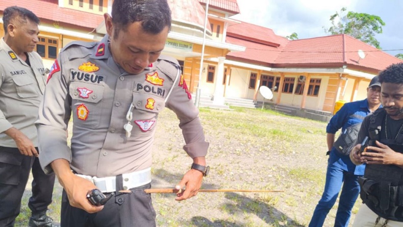 Ricuh Pleno di Bawaslu Yalimo, Wakapolres Kena Lemparan Batu, Kasatlantas Terpanah