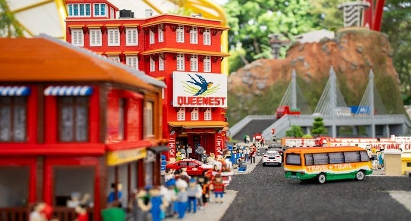 Inspirasi Liburan Keluarga ke Malaysia, Bermain dan Menginap di Kamar dengan Karakter Lego