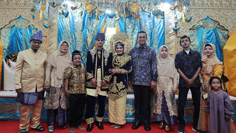 Anies Sambangi Kampung Akuarium di Jakut, Hadiri Resepsi Pernikahan Warga