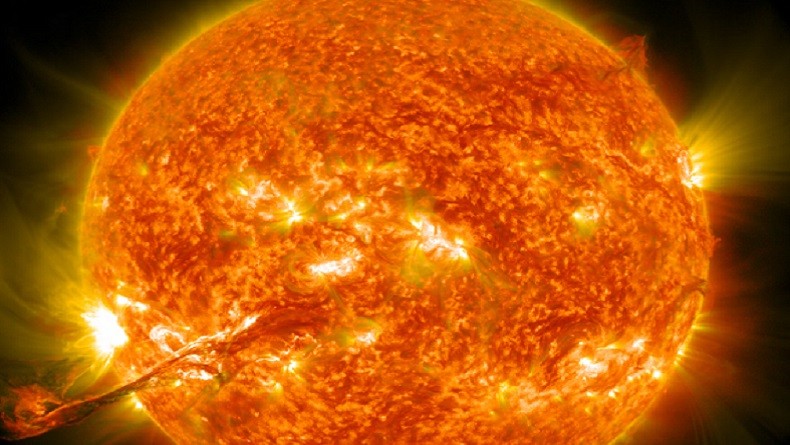 Matahari Bakal Bertransformasi Jadi Bintang Raksasa Merah, Ukurannya Mengembang Ratusan Kali