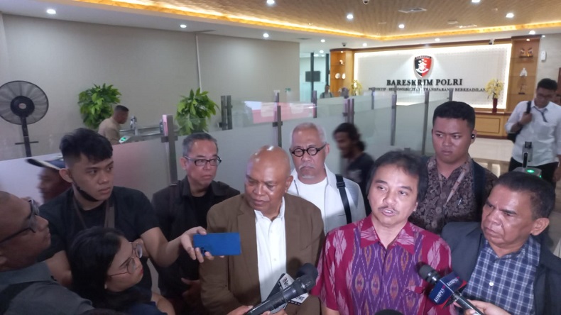 Roy Suryo Datangi Bareskrim Polri, Bawa Bukti-Bukti Dugaan Kecurangan Sirekap