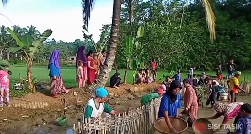 Kampung Unik di Tasikmalaya, Setiap Jelang Puasa Warga Ramai-Ramai Menangkap Ikan!