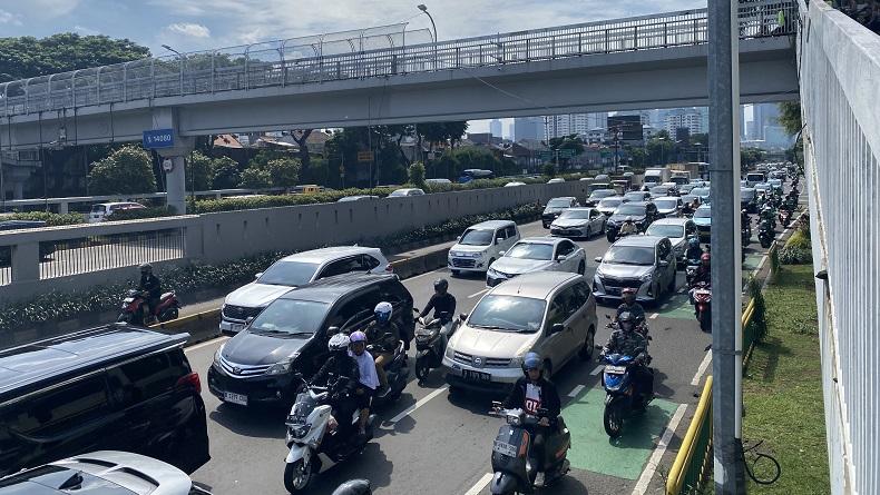 Ada Demo Hari Ini, Jalan Depan Gedung DPR Macet