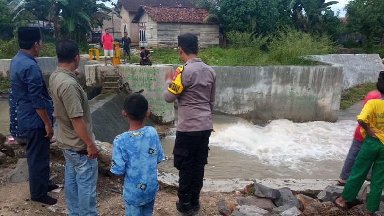 Jatuh di Bendungan, Bocah 8 Tahun di Pringsewu Tewas Tenggelam