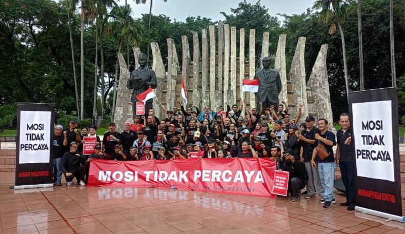Masyarakat Penegak Konstitusi Serukan Mosi Tidak Percaya kepada Presiden Jokowi
