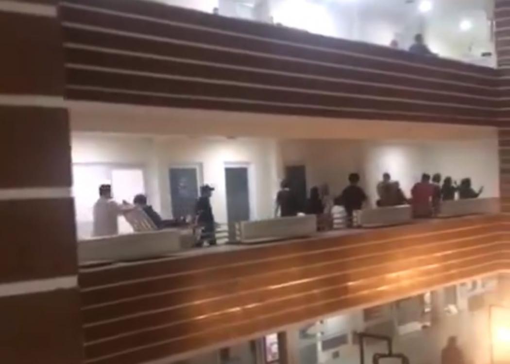 Ruang Server RS Harapan Bunda Terbakar, Pasien Dievakuasi