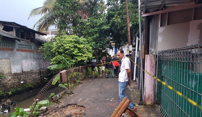 Tebing Longsor di Cilendek Barat Bogor, 3 Warga Terluka
