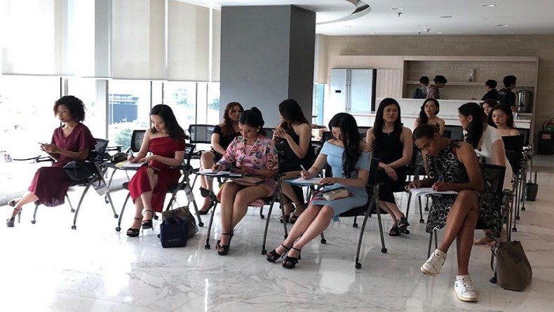 Penuh Persiapan, Peserta Audisi Miss Indonesia 2024 di Jakarta Tampak Percaya Diri