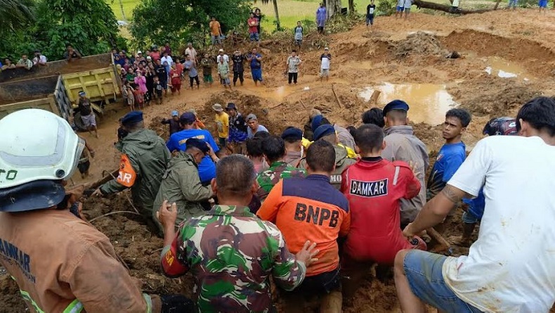 Banjir-Longsor Landa Padang Pariaman, BNPB: 3 Orang Tewas