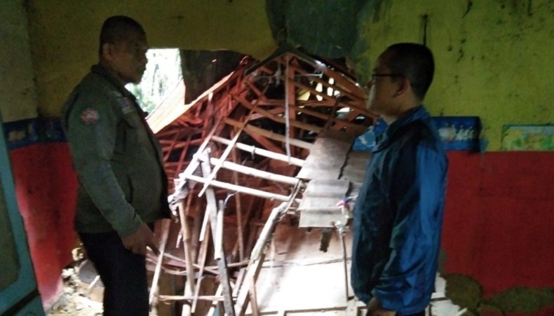 Tembok Rumah di Bogor Ambruk, 2 Orang Terluka