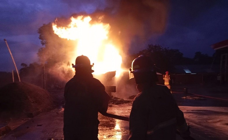 Truk Tangki BBM SPBU Gandoang Cileungsi Terbakar, Api Padam setelah 2 Jam