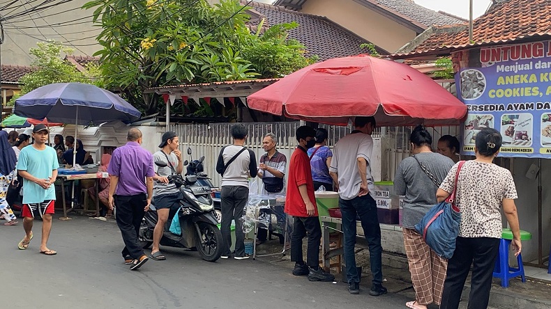 Asyiknya Ngabuburit Sambil Berburu Takjil di Tanjung Duren Jakbar