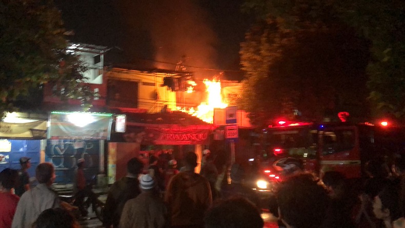 Rumah Makan di Duren Sawit Jaktim Kebakaran, Diduga gegara Ledakan Tabung Gas