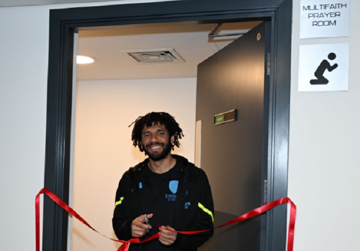 Arsenal Resmikan Ruang Salat di Emirates Stadium, Mohamed Elneny Gunting Pita