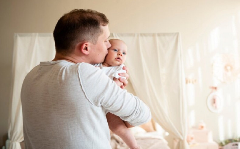 Daftar 7 Negara yang Terapkan Cuti Ayah untuk Temani Istri Melahirkan