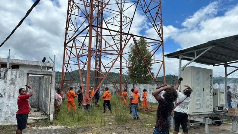 Anggota Basarnas Jayapura Tewas Jatuh dari Tower saat  Selamatkan Warga Coba Bunuh Diri