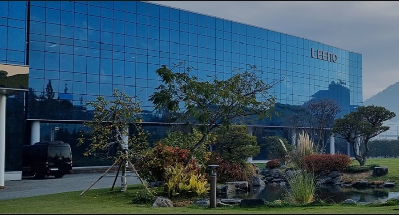 Lee Chae-yoon Masuk Deretan Orang Terkaya di Korea Selatan Berkat AI