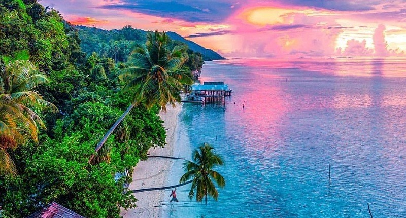 Pulau Cantik Tersembunyi di Raja Ampat Belum Banyak yang tahu, Bisa Berenang dengan Hiu