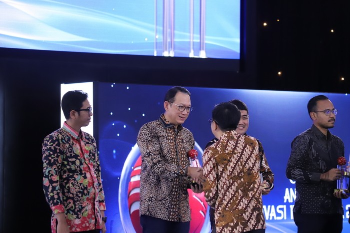 Smartfren Raih Penghargaan Utama ICAII 2023 lewat Program Social Movement