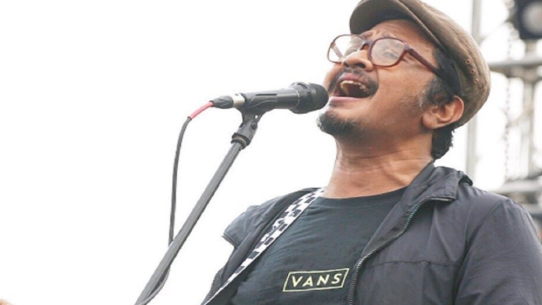 Profil Ade Paloh, Vokalis Band Sore yang Meninggal 10 Hari Jelang Ulang Tahun ke-48