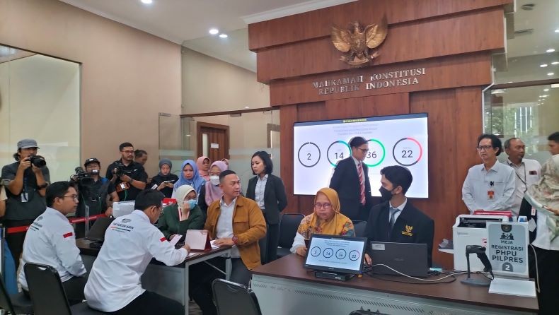 Timnas AMIN Resmi Daftarkan Gugatan Hasil Pilpres 2024 ke MK, Bawa Setumpuk Berkas