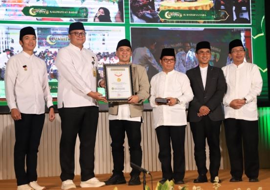 Kemenag Diganjar Rekor MURI Bagikan Bingkisan Ramadhan Terbanyak