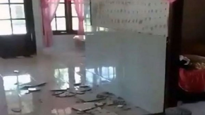 Gempa M6,5 Paling Berdampak di Pulau Bawean, Rumah hingga Sekolah Rusak