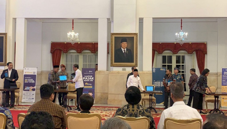 Jokowi Tanya Menteri yang Pajaknya Paling Banyak, Zulhas-Bahlil Kompak Tunjuk Luhut 