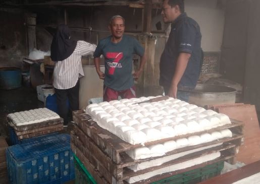 Kisah Eks Karyawan Swasta Sukses Bisnis Tahu, Pernah Jualan Keliling ke Warung