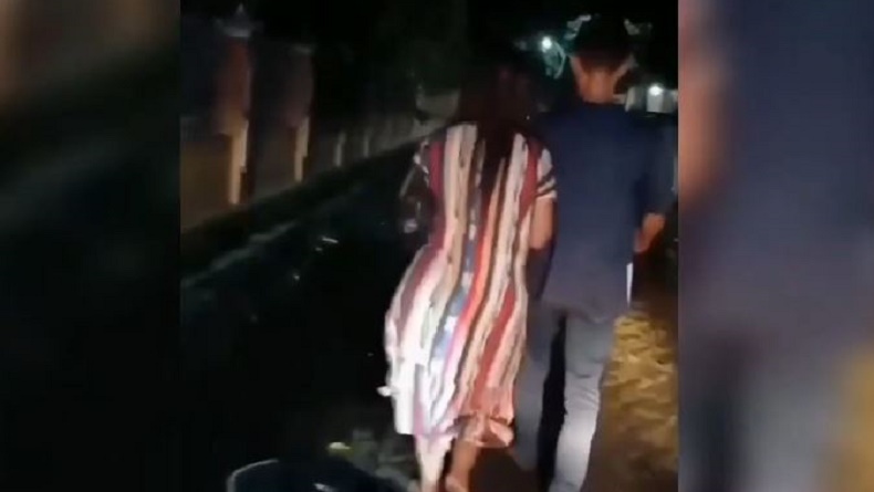 Viral Suami dan Warga Gerebek Istri Diduga Selingkuh di Bojonegoro, Diarak ke Jalan