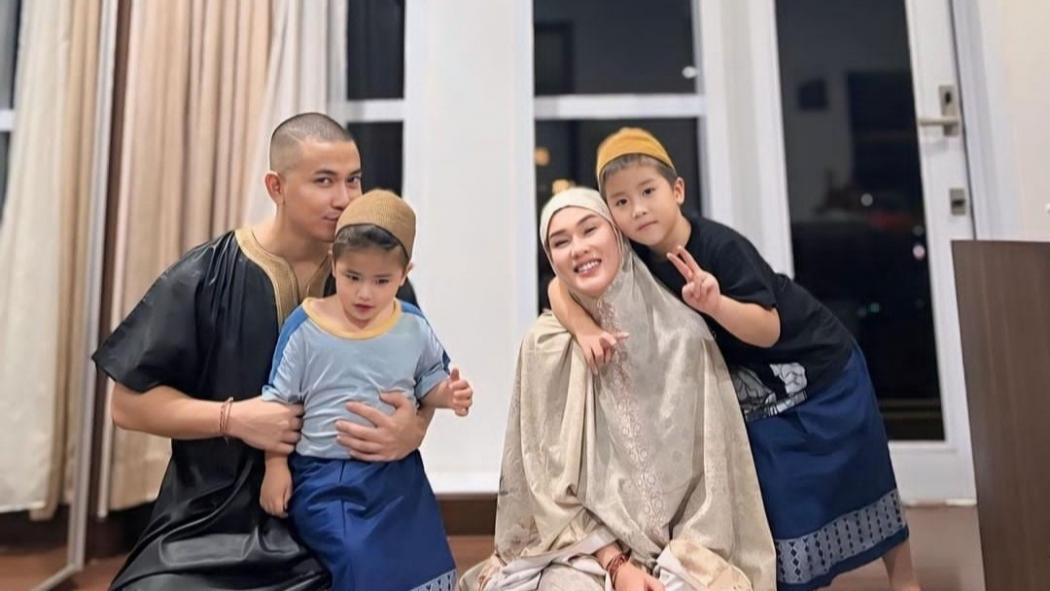 Curhat Pilu Anak Bungsu Stevie Agnecya: Sekarang Shalat tanpa Mami