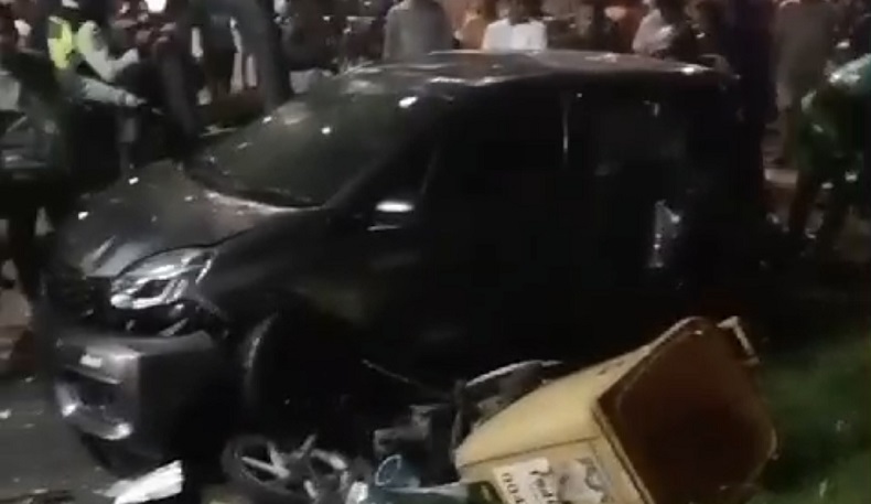 Mobil Tabrak Motor dan PKL di BSD Tangerang, 1 Orang Tewas dan 4 Luka-Luka