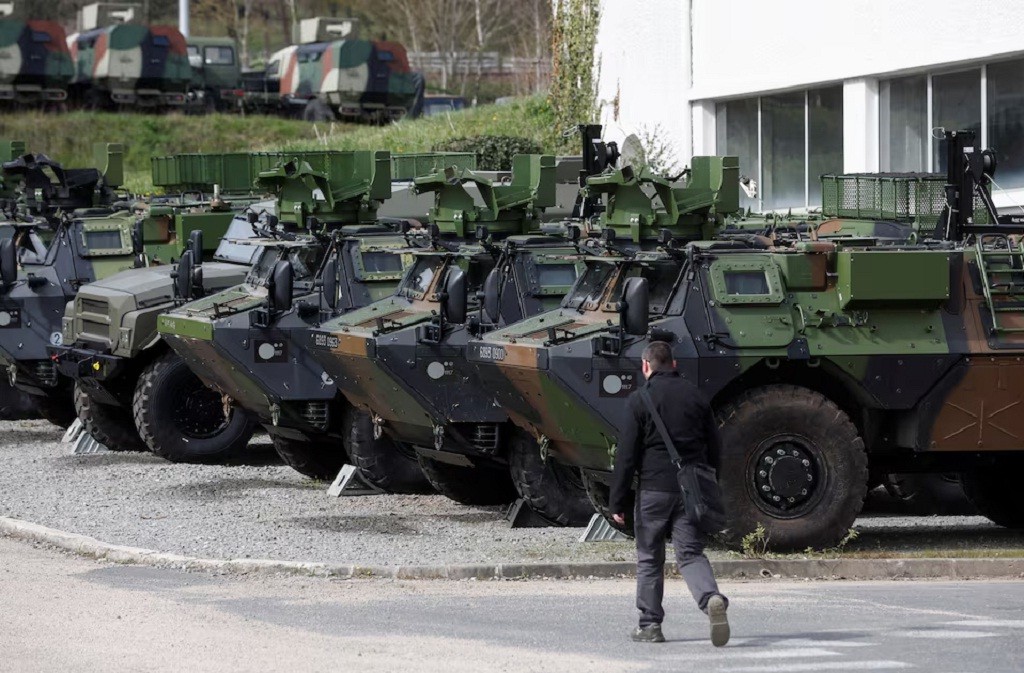 Prancis Bakal Kirim Ratusan Kendaraan Lapis Baja Usang ke Ukraina
