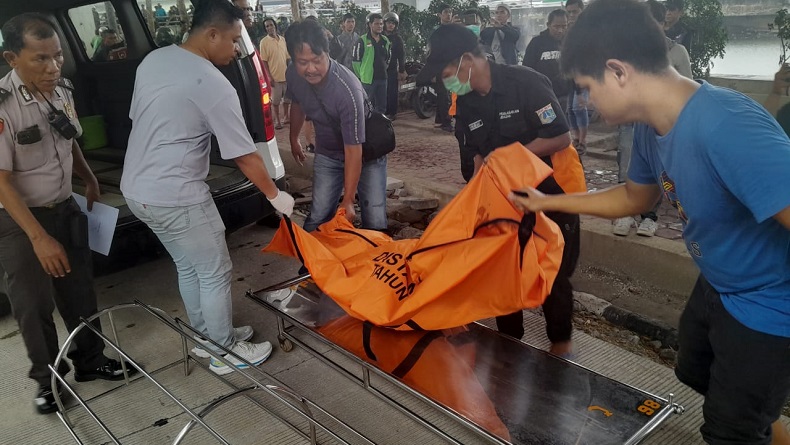 Geger, Mayat Pria Ditemukan Mengapung di Kali Ancol Jakut