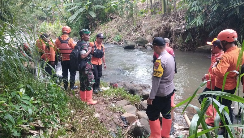 Pria Hilang Diduga Terseret Arus saat Mandi di Kali Ciaruteun Bogor