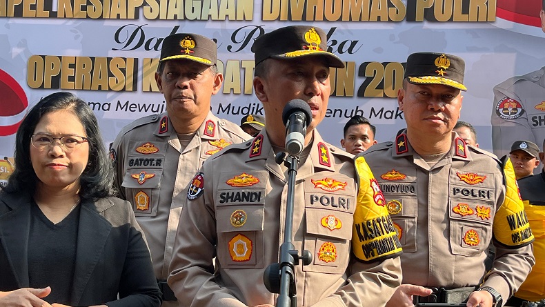 Kadiv Humas Polri Pimpin Apel Satgas Humas Operasi Ketupat 2024, Siap Update Informasi Mudik