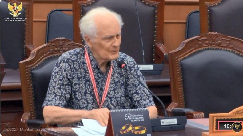 Romo Magnis Nilai Jokowi Bagikan Bansos untuk Menangkan Paslon Pencurian dan Langgar Etika